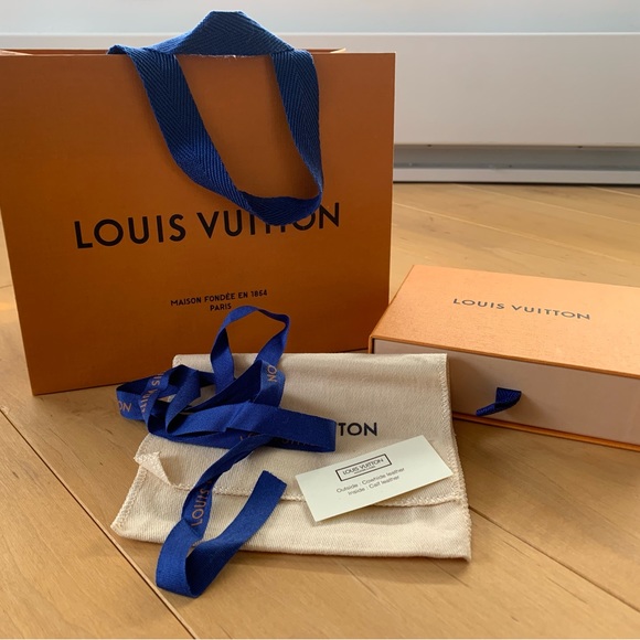 Authentic Louis Vuitton gift bag and wallet box (small) - Picture 2 of 9